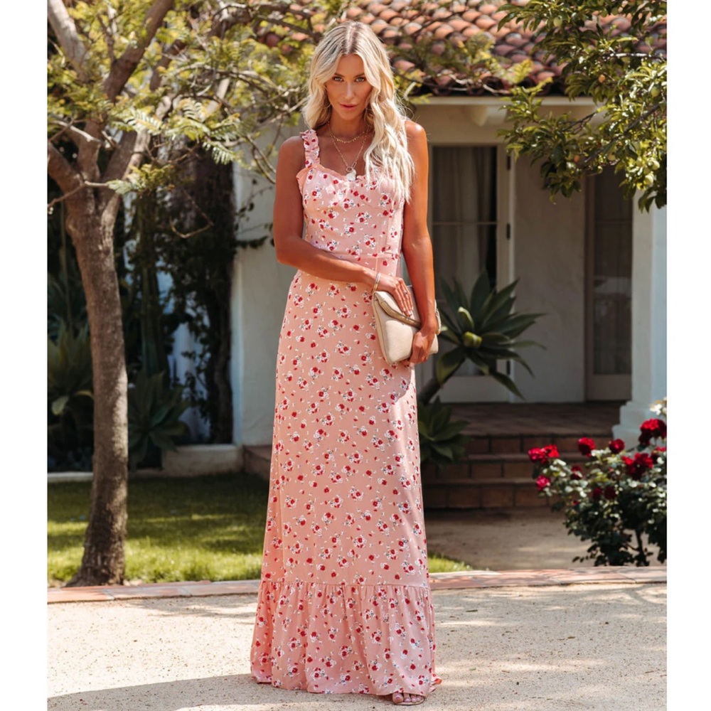 VICI Collection - Like a peach floral ruffle maxi dress. Small. Worn once.